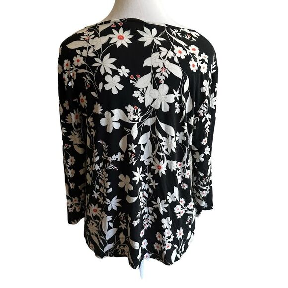 J Jill Wearever Knit Top Blouse Floral Black White Stretch Medium Petite‎ - Picture 2 of 9